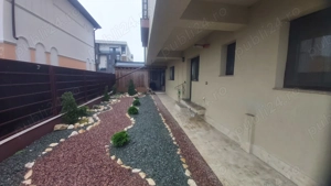 Apartament 3 camere, curte interiora, foișor, mobilat. 