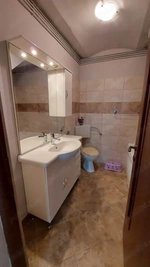 Se ofera spre vinzare apartament cu 3 camere,bucatarie,baie,pivnita,pod. - imagine 7
