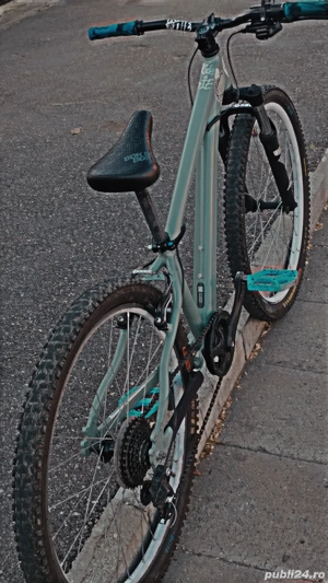 Vând bicicleta rockrider st 500 custom