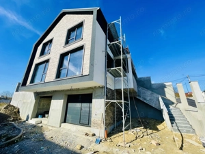 Vanzare casa cuplata cu panorama 156 mp utili, 2 garaje zona Dambul Rotund