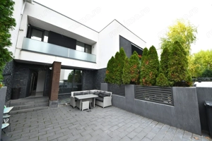 De vanzare – In exclusivitate, casa moderna in cartierul Brates Lake