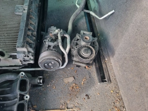 Alternator.compresor clima .radiator apa si clima de BMW 116 benzina an 2011 - imagine 2