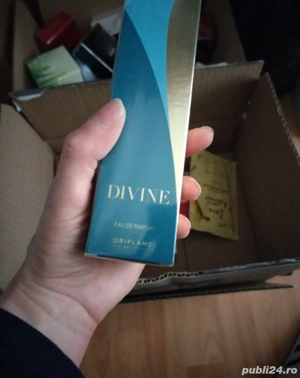 Divine de la Oriflame 