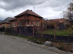 Casa de vanzare in comuna Hodac