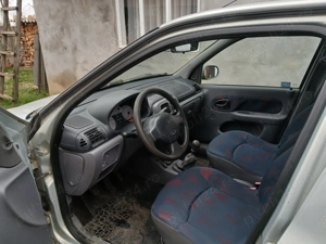 Vind  Renault clio 2002 14 8 valve