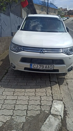 Vand Mitsubishi outlander PHEV 4wd Instyle AT  - imagine 2