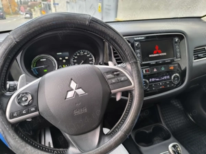 Vand Mitsubishi outlander PHEV 4wd Instyle AT  - imagine 8
