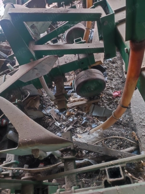 Vind prasitoare cultivator