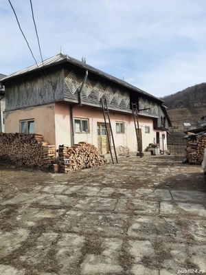 Casa batraneasca din caramida de vanzare in Voroveni Arges - imagine 2