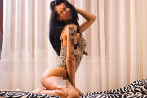 Bruneta din visul tau erotic! 