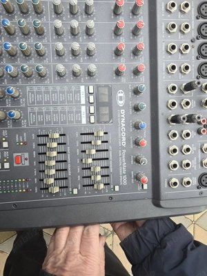 DYNACORD PowerMate 1000 2*700 Watts Powered Mixer Dual Digital Sterio Effects - imagine 2