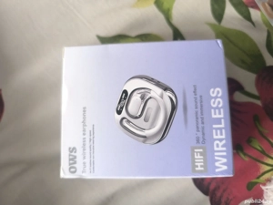 vand căști cu traducere în timp 2025 - imagine 3