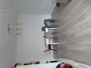 Vând în Dumbrăvița Timișoara apartament decomandat cu două camere