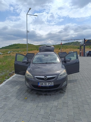 Opel  astra j sport tourer  - imagine 4
