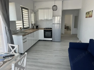 Vand apartament 2 camere cu vedere la mare - imagine 2