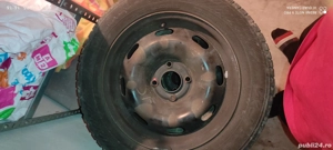 Vând 4 jante de oțel cu cauciucuri de iarnă de 185 65 15 - imagine 2