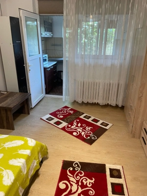 Garsonieră de închiriat! 