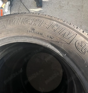 Vând 2 seturi de cauciucuri marca Nexen și Michelin