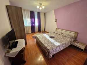 Apartament 3 camere, decomandat - imagine 3