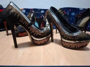 Pantof  negru cu strasuri   mas  39 ,inaltime 14cm