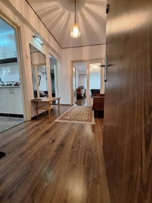 Închiriez apartament renovat, zona centrala, 2 camere decomandate