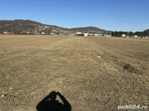 vând teren intravilan construibil
