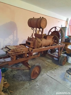 Vând presa de caramida