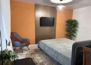 Garsoniera Berceni, 5 miuțe metrou Piata Sudului, 1 min. stație de autobuz 