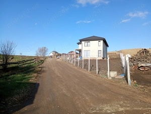 Vînd teren cu autorizație de construcție în Șura mare 