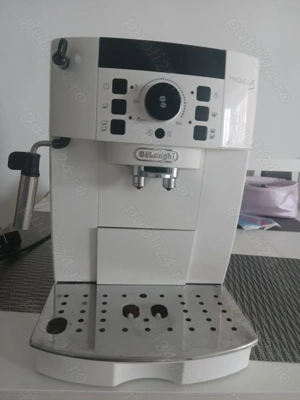 Aparat de cafea Delonghi