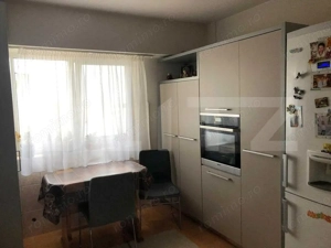 Apartament cu 3 camere, 74 mp, zona Metro - imagine 3