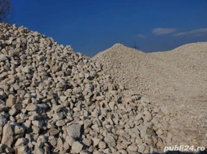 Piatra diferite dimensiuni.