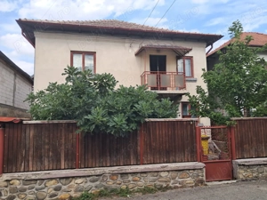 Casă de vânzare în Curtea de Argeș