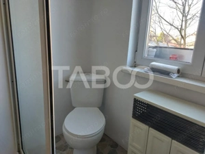 Garsoniera 11 mp renovata total in 2025 etaj 1 baie proprie Cisnadie - imagine 7