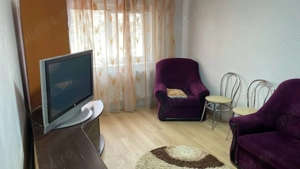 Ofer pentru inchiriere apartament 2 camere decomandat etaj 2