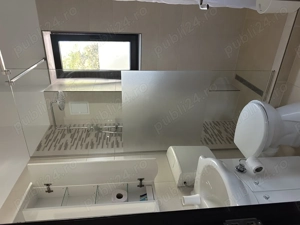 Vedere la mare, Închiriez garsoniere și apartamente în regom hotelier de la 600 .