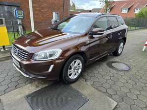 Volvo XC60 D5 2.4 AWD - imagine 2