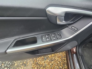 Volvo XC60 D5 2.4 AWD - imagine 8