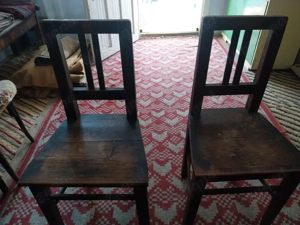 Vand 2 scaune de lemn vechi - imagine 2