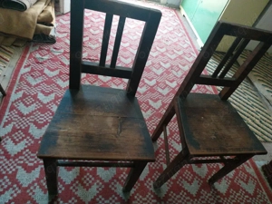 Vand 2 scaune de lemn vechi - imagine 3