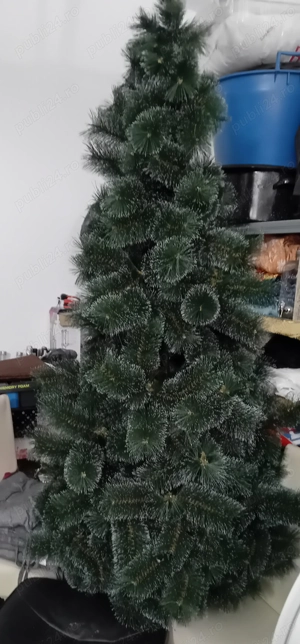 Brad artificial la super pret