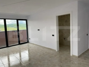 Penthouse 200 mp utili, 400 mp terasa, 2 garaje, 1 parcare, zona Baciu  - imagine 6