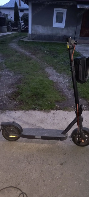 Vand trotineta electrica în stare perfecta 