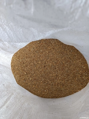 Vând șrot de soia și șrot de floarea-soarelui 