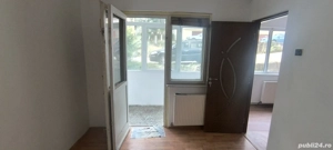 Vand apartament 2 camere Reșița  - imagine 2