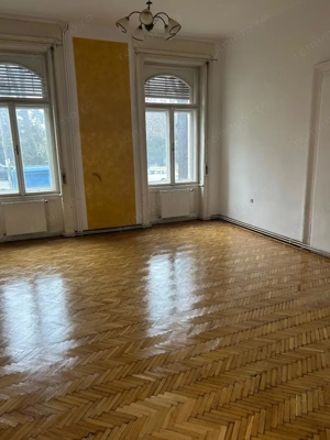 De inchiriat apartament pentru birouri in cladire istorica, parter inalt, zona ultracentrala