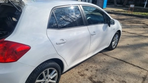Vind Toyota Auris - imagine 8