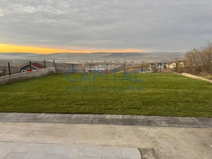 Casa superba la cheie, panouri fotovoltaice, central Dezmir - imagine 13