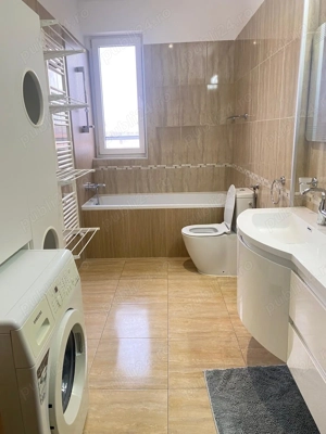 Apartament 3 camere, zona Intim, bloc Bermo - imagine 13