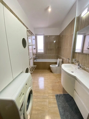 Apartament 3 camere, zona Intim, bloc Bermo - imagine 11